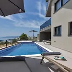 Vip With Pool Villa *