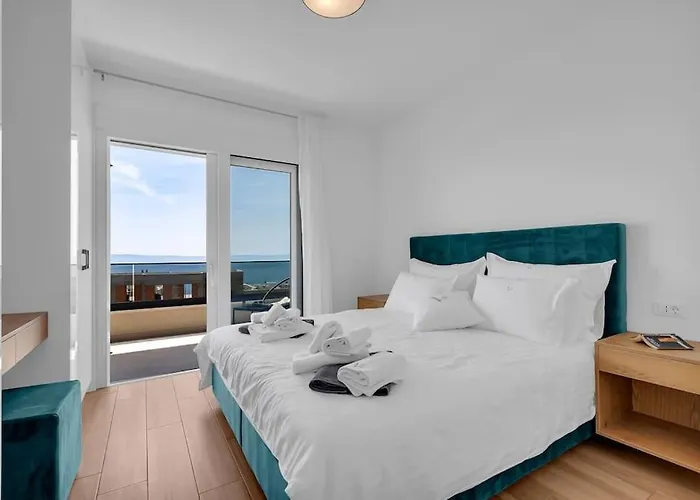 Vip With Pool فيلة ماكارسكا