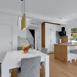 Vip With Pool Villa