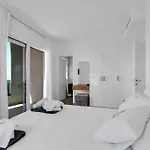 Vip With Pool Villa Makarska