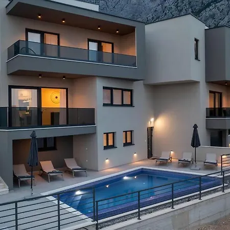 Willa Vip With Pool Makarska