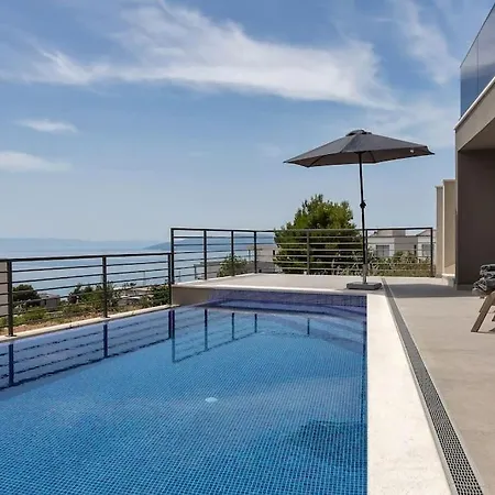 Willa Vip With Pool Makarska